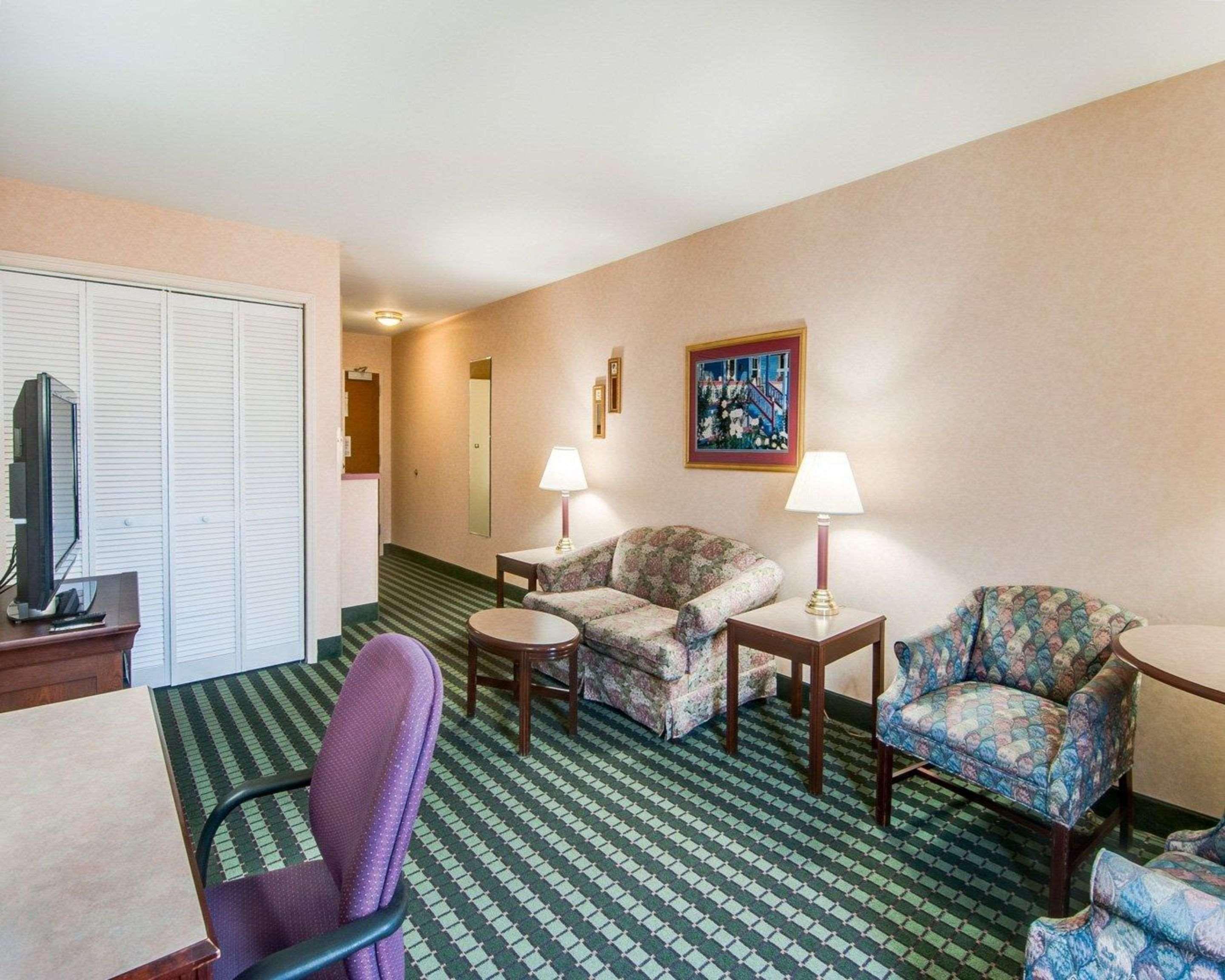 Comfort Inn Airport Roanoke Kültér fotó